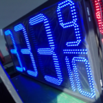 UGG 18-Inch LED Gas Price Display – Blue (8.88 9/10)